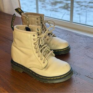 Dr. Martens 1460 Junior Pascal boots in vintage taupe leather  children’s size 8